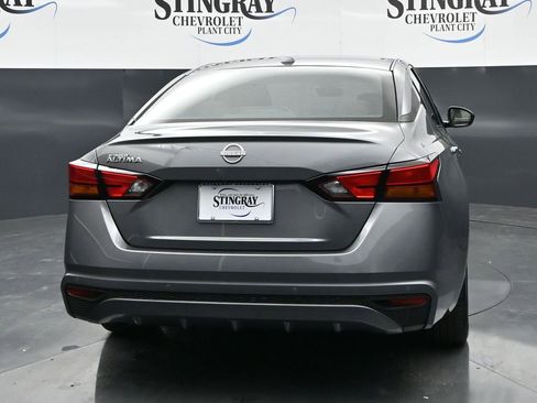 Used 2025 Nissan Altima 2.5 SV FWD image 6