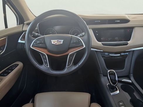Used 2017 Cadillac XT5 Platinum w/ Driver Assist Package AWD/4WD image 34