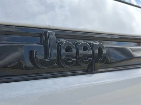 New 2025 Jeep Grand Cherokee Limited w/ Luxury Tech Group II image 19