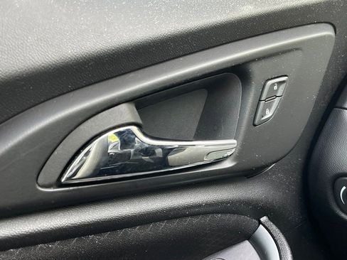 Used 2023 Chevrolet Malibu LT FWD image 12