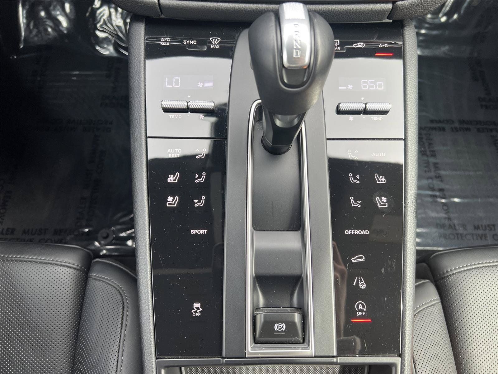 Used 2024 Porsche Macan AWD/4WD image 14