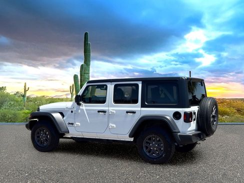 Used 2025 Jeep Wrangler Unlimited Sport AWD/4WD image 4