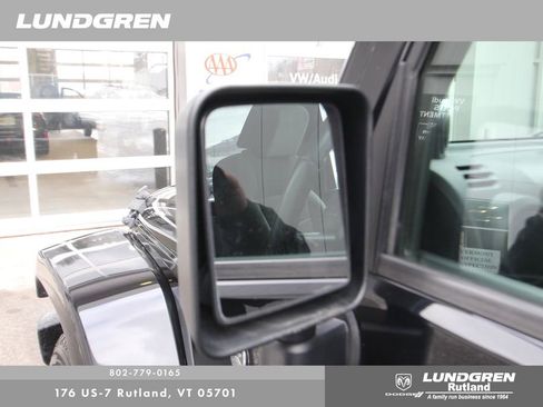 Used 2007 Jeep Wrangler Unlimited Sahara w/ Dual Top Group image 44