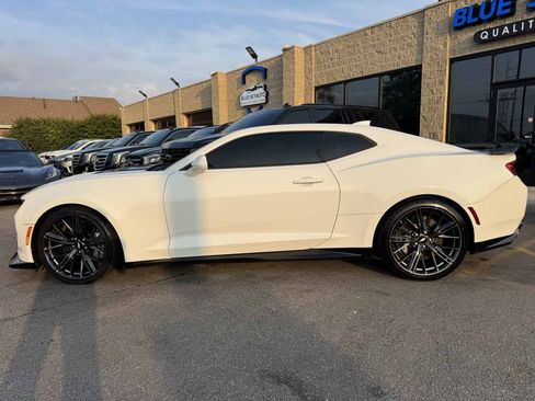 Used 2018 Chevrolet Camaro ZL1 RWD image 11
