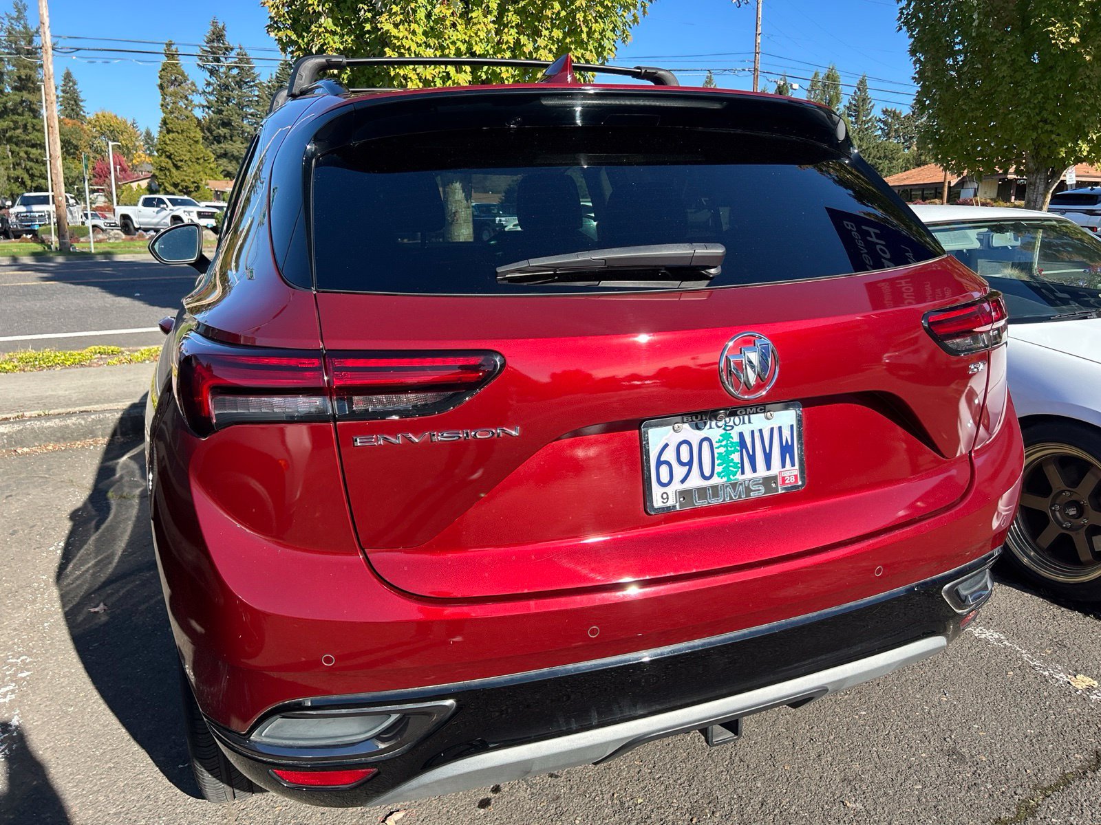 Used 2022 Buick Envision Essence w/ Sport Touring Package FWD image 5