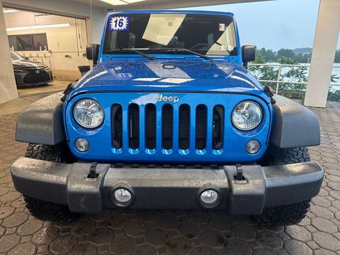 Used 2016 Jeep Wrangler Unlimited Sport w/ Quick Order Package 24S AWD/4WD image 2