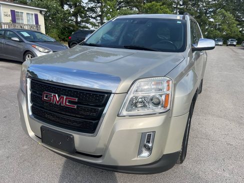 Used 2013 GMC Terrain SLT w/ Safety Package FWD image 2