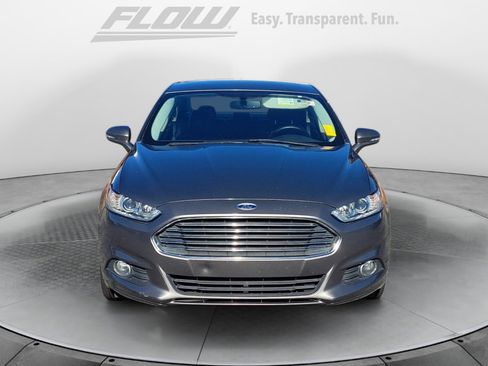Used 2014 Ford Fusion SE w/ Equipment Group 202A FWD image 3