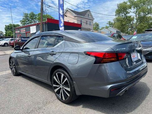Used 2019 Nissan Altima 2.5 SR w/ SR Premium Package AWD/4WD image 7