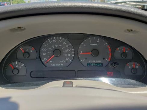 Used 2000 Ford Mustang Convertible RWD image 26