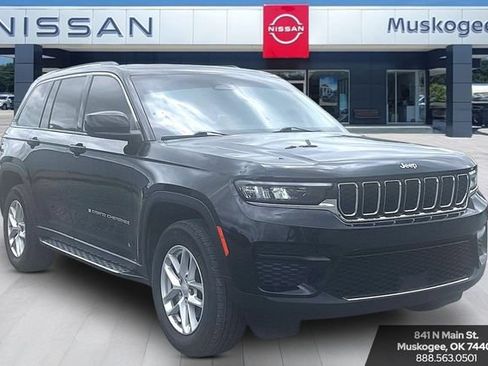 Used 2024 Jeep Grand Cherokee Laredo AWD/4WD image 1