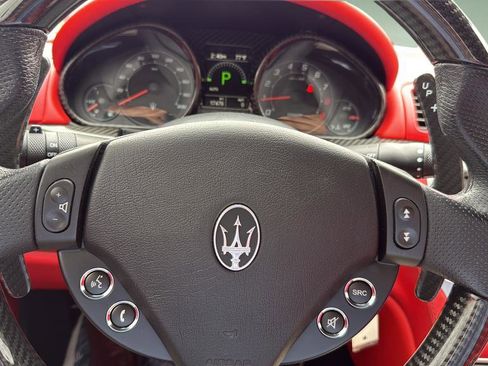 Used 2015 Maserati GranTurismo Sport RWD image 21