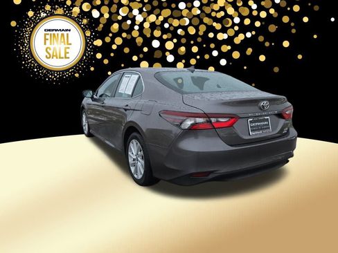Used 2022 Toyota Camry LE image 8