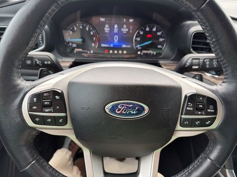 Used 2020 Ford Explorer Limited RWD image 38