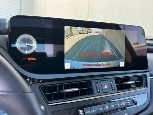Used 2025 Lexus ES 350 w/ Premium Package FWD image 30