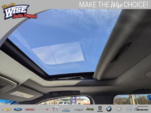 Used 2015 GMC Yukon XL Denali w/ Premium Package image 19