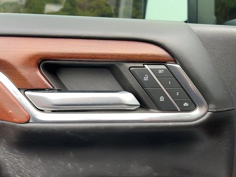 Used 2024 GMC Sierra 3500 Denali Ultimate image 14