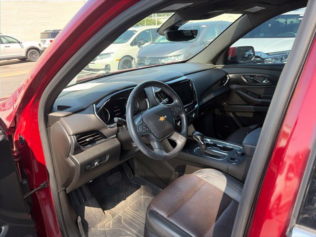 Used 2022 Chevrolet Traverse High Country w/ LPO, Floor Liner Package AWD/4WD image 10
