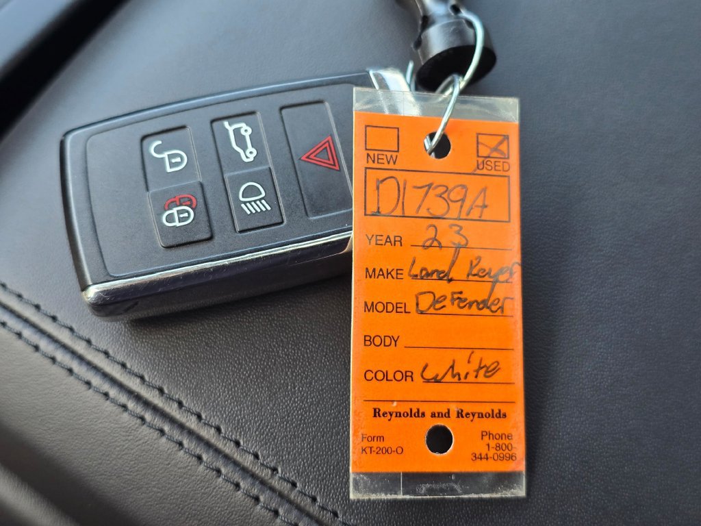 Used 2023 Land Rover Defender 130 SE AWD/4WD image 32