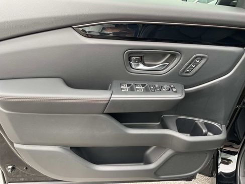 New 2025 Honda Pilot TrailSport image 17