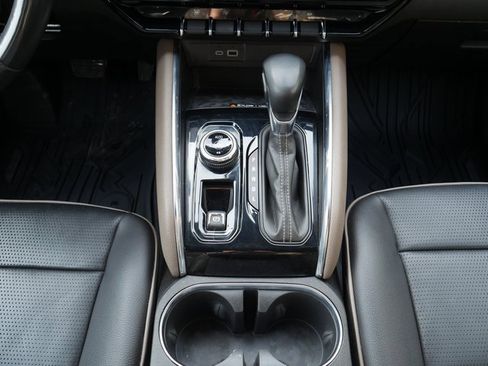 Used 2023 GMC Canyon Denali w/ Denali Black Edition image 24