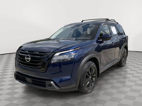 Used 2024 Nissan Pathfinder SV w/ SV Premium Package AWD/4WD image 16