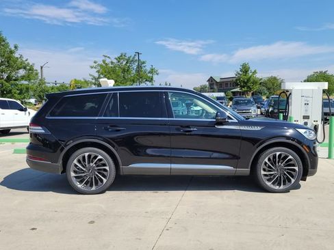 Certified 2022 Lincoln Aviator Reserve w/ Equipment Group 201A AWD/4WD image 2