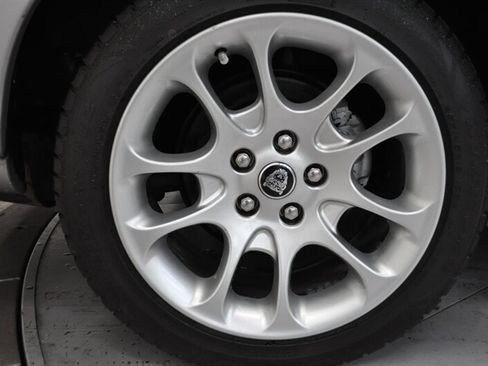 Used 2001 Jaguar XKR Convertible image 25