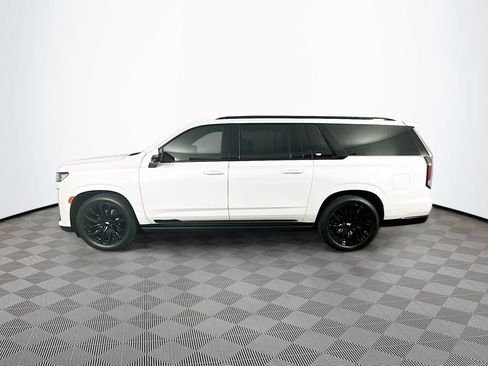 Used 2024 Cadillac Escalade ESV Sport Platinum w/ LPO, ONYX Package AWD/4WD image 5