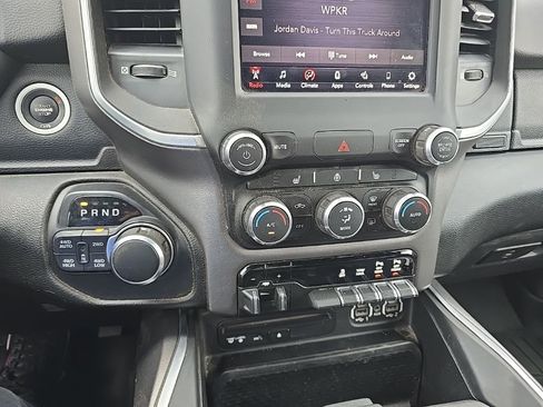 Used 2019 RAM 1500 Big Horn AWD/4WD image 18