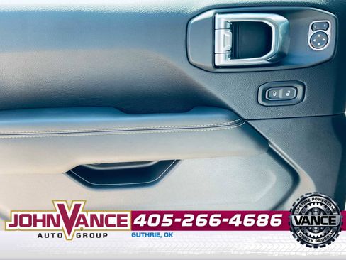 Used 2025 Jeep Wrangler Sahara w/ Technology Group image 28