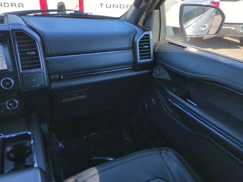 Used 2018 Ford Expedition Max Limited image 17