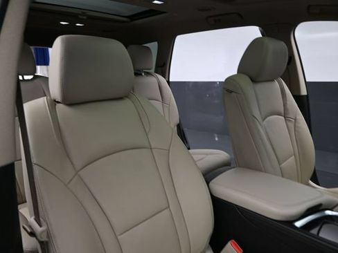 Used 2020 Buick Enclave Premium w/ Sun and Sites Package AWD/4WD image 32
