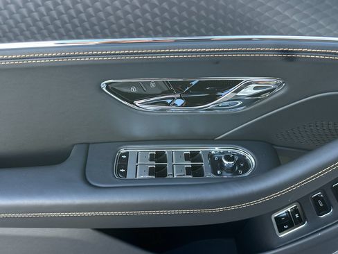 New 2026 Bentley Flying Spur Plug-In Hybrid AWD/4WD image 14