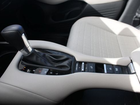 Used 2024 Honda HR-V LX image 17