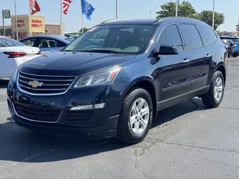 Used 2017 Chevrolet Traverse LS FWD image 8