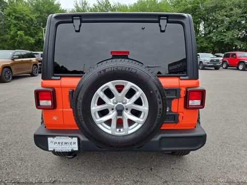 Used 2023 Jeep Wrangler Sport AWD/4WD image 5