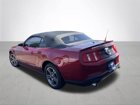 Used 2010 Ford Mustang Premium RWD image 9