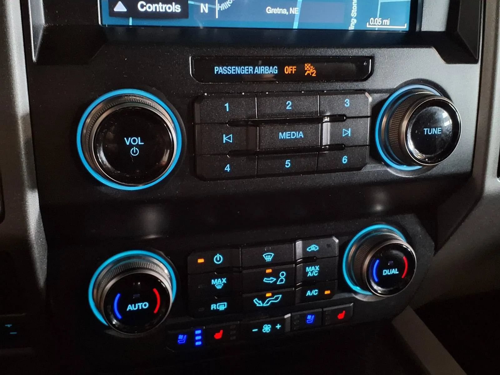 Used 2019 Ford F150 Raptor w/ Equipment Group 802A Luxury AWD/4WD image 19