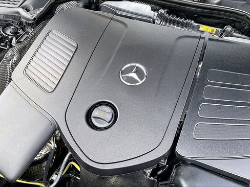 Used 2025 Mercedes-Benz C 300 Sedan image 30