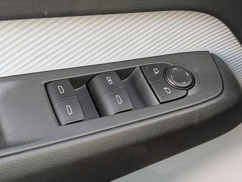 New 2027 Chevrolet Bolt LT w/ Comfort Package image 20