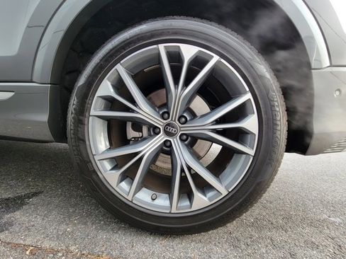 Used 2025 Audi Q8 Premium w/ Convenience Package image 24