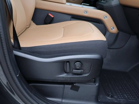 Certified 2025 Land Rover Defender 110 X AWD/4WD image 10