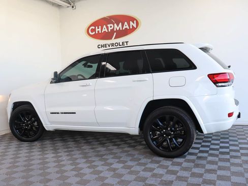 Used 2021 Jeep Grand Cherokee Laredo X RWD image 3