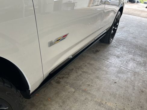 Used 2024 Cadillac Escalade V AWD/4WD image 17