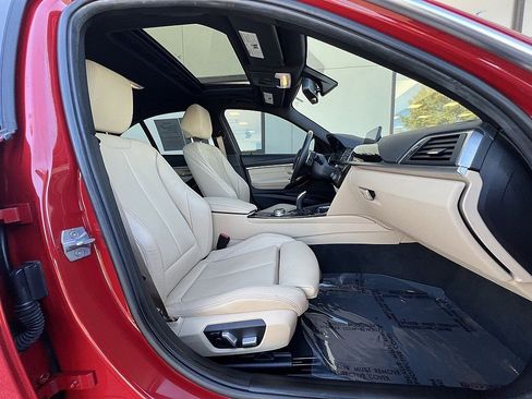 Used 2018 BMW 330i Sedan w/ Premium Package image 27