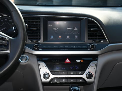 Used 2018 Hyundai Elantra Value Edition image 17