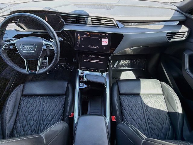 Used 2024 Audi SQ8 e-tron Premium Plus AWD/4WD image 16