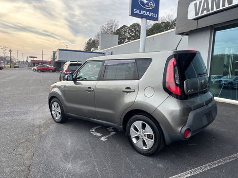 Used 2014 Kia Soul image 2