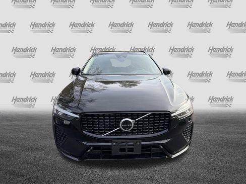 Certified 2025 Volvo XC60 B5 Plus image 3